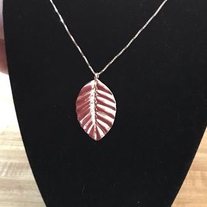 🎁 SS Leaf Pendent & Chain